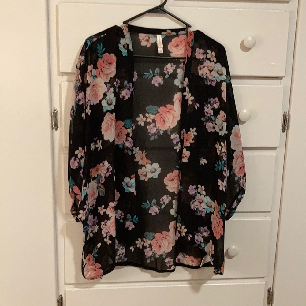 Black floral print kimono